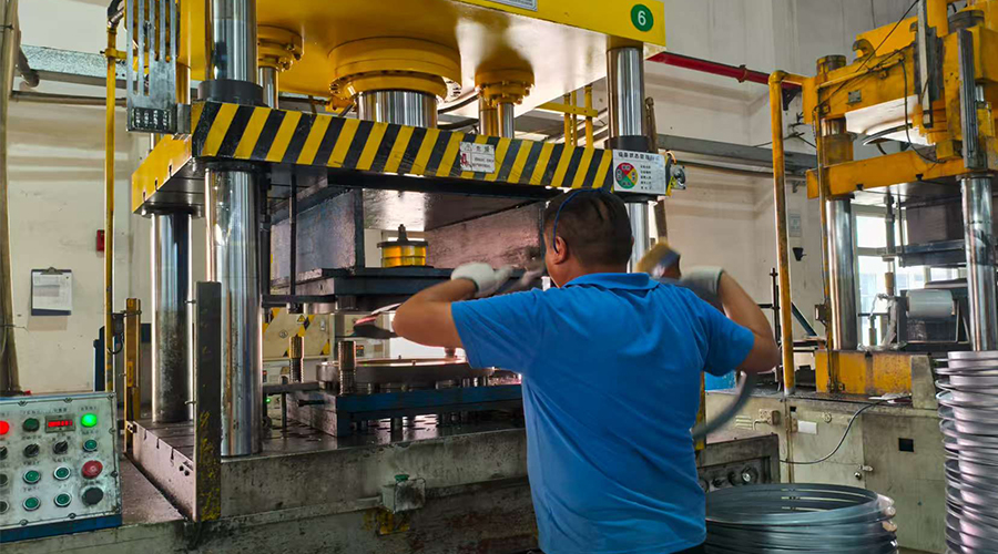 金環(huán)電器的滾筒干衣機(jī)如何適應(yīng)游艇、輪船等特殊海洋環(huán)境，確保高安全性和穩(wěn)定性？