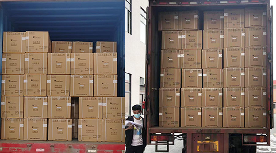 集裝箱裝柜進行時！金環(huán)電器客戶迷你洗衣機順利發(fā)貨！